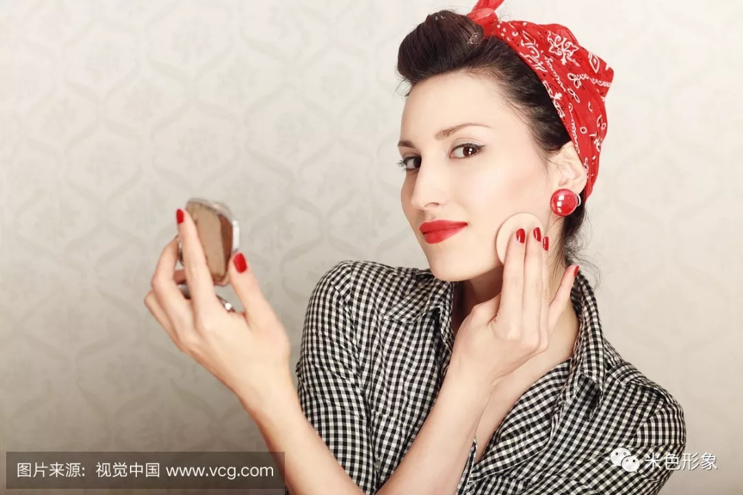 ������ɫ����Ư��װ��ѵ