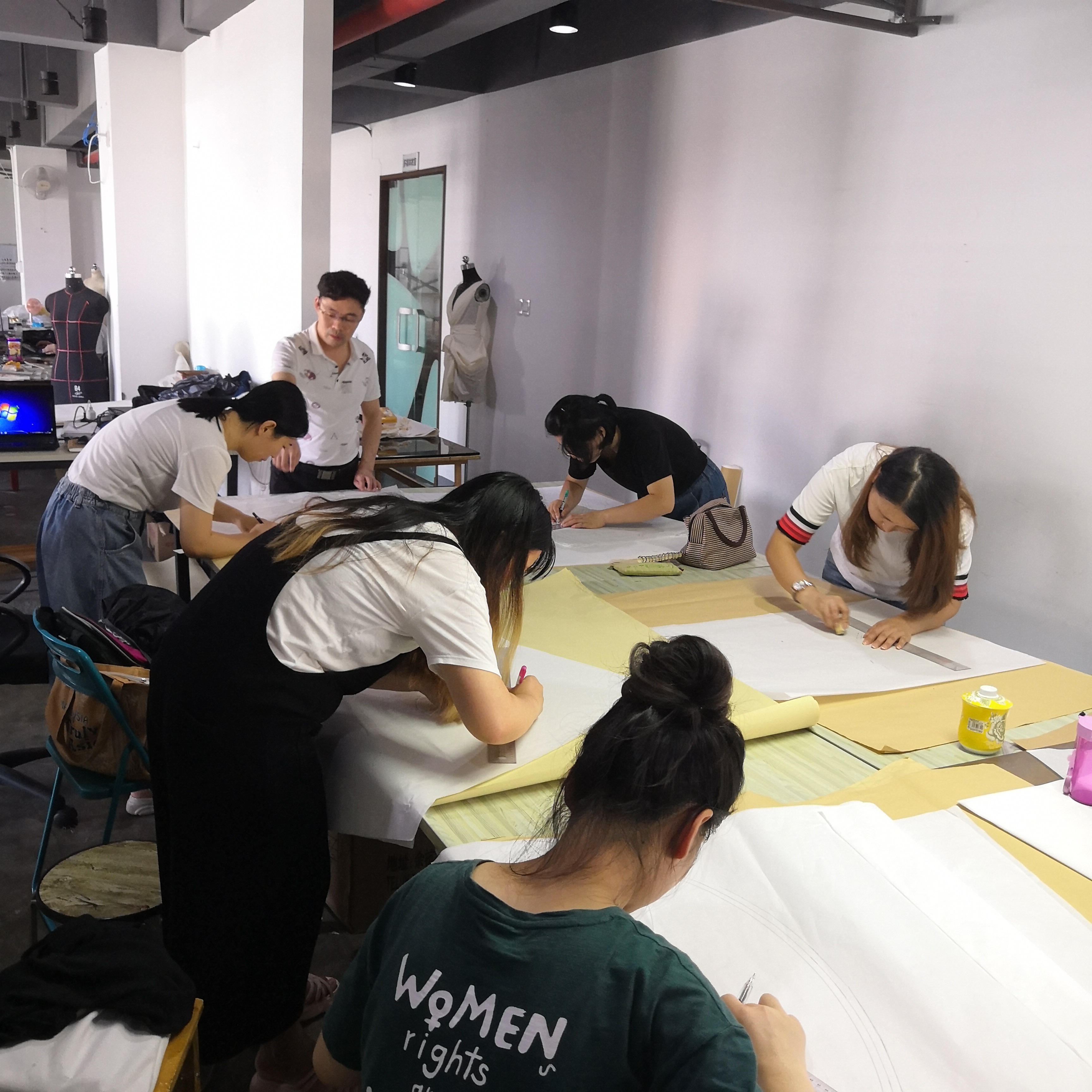 ����Ůװ�ư���ѵ