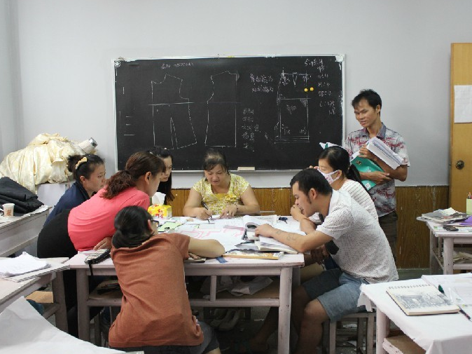 ���ַ�װ������ѵ