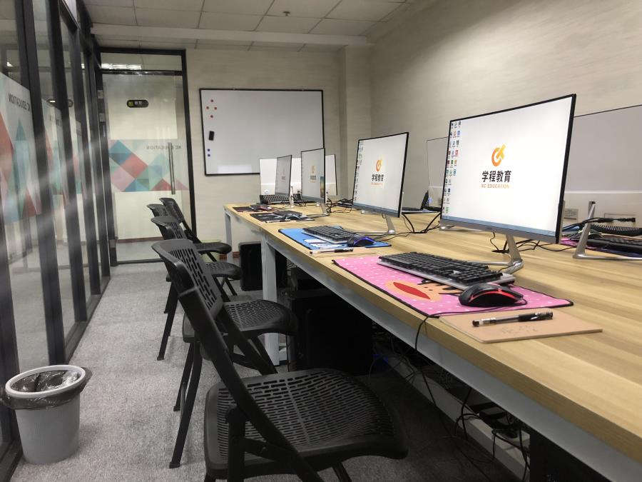 ��Ϫ���������ѵ�γ�