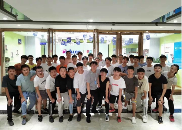 ����it��ѵѧУ