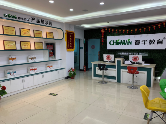 �Ͼ���������