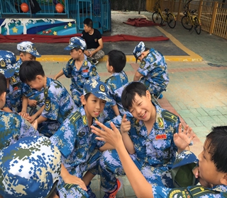 ���ݾ�������ӪѧУ