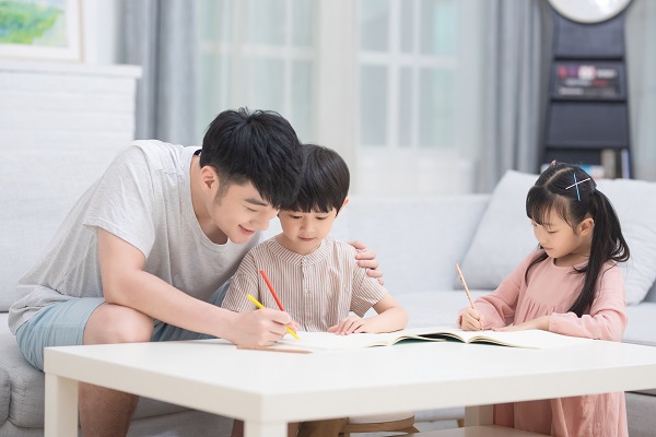 �Ͼ������������Է���ѵ������