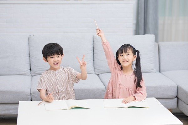 ֣�ݶ���������ͯ���Է���ѵ������