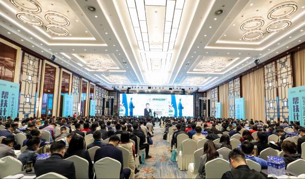 �ܵ���ѯ����ӯ��