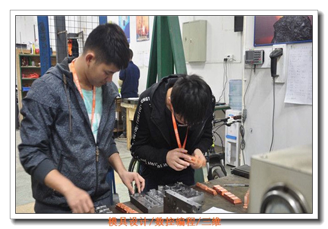 ��Ҧ��ѹģ�������ѵ