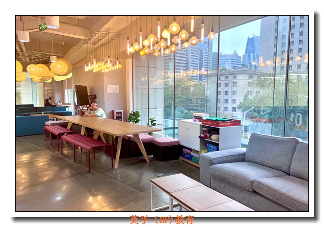 ����Ӣ����ѵ�ļҺ�