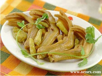 ����ʳΪ��С����ѵ����������צ��ѵ