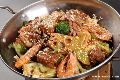 �Ϻ�ʳΪ��С����ѵ�������������ѵ