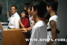 �����ļ�����װ�߼�Ůװ���ް���ѵ