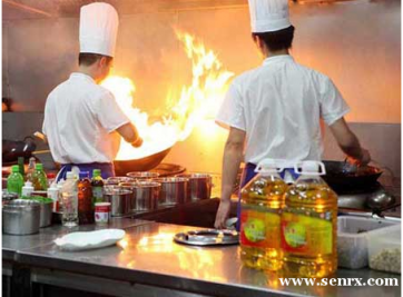 Ȫ��ʳΪ��С����ѵ���ĳ�ʦ��ѵ