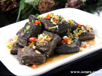 Ȫ��ʳΪ��С����ѵ���ĳ�ɳ��������ѵ