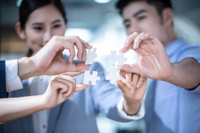 �Ϻ�SAT�﷨������ѵ